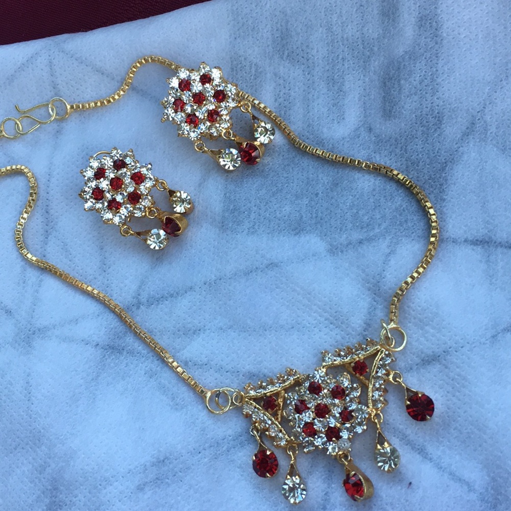 New without tag Rhinestones jewelry set